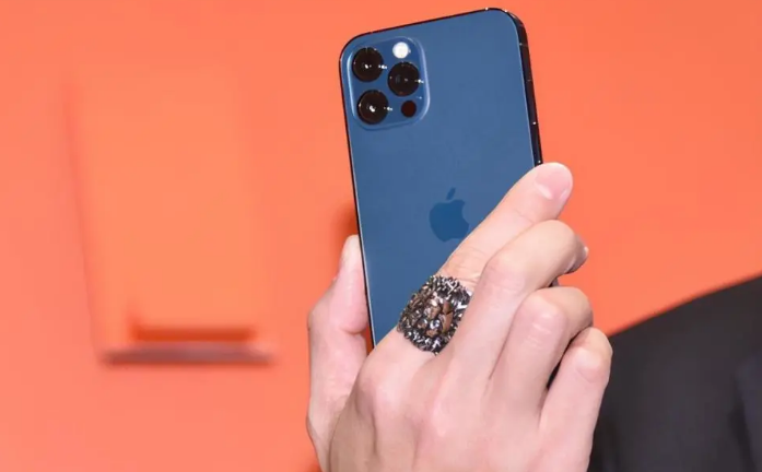 运河苹果手机维修分享iPhone12系列重启方法教程 